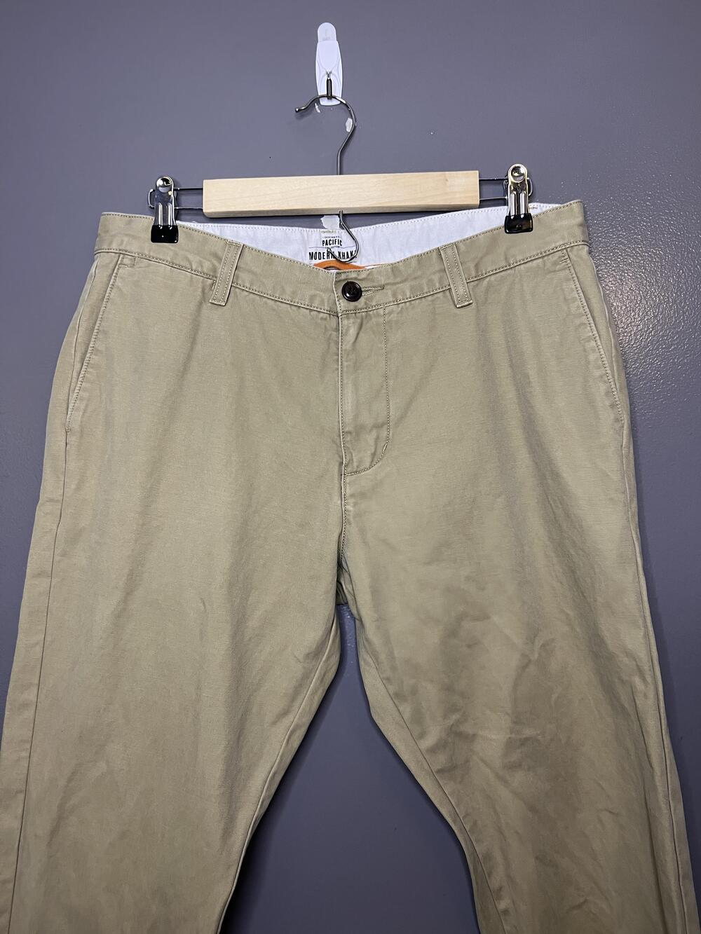 Dockers Pants Mens 32x29 Beige Modern Khaki Pacific Collection Chino Casual